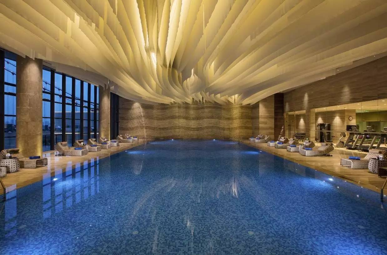 武汉世茂希尔顿酒店怎么去,武汉世茂希尔顿酒店攻略