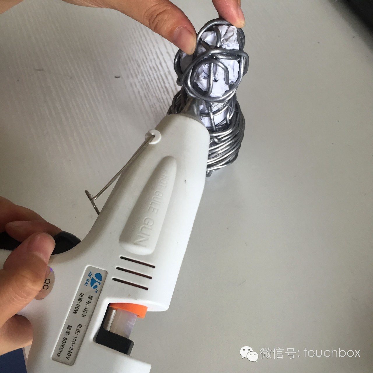 中秋兔子灯笼手工制作方法,可爱兔儿爷灯笼制作