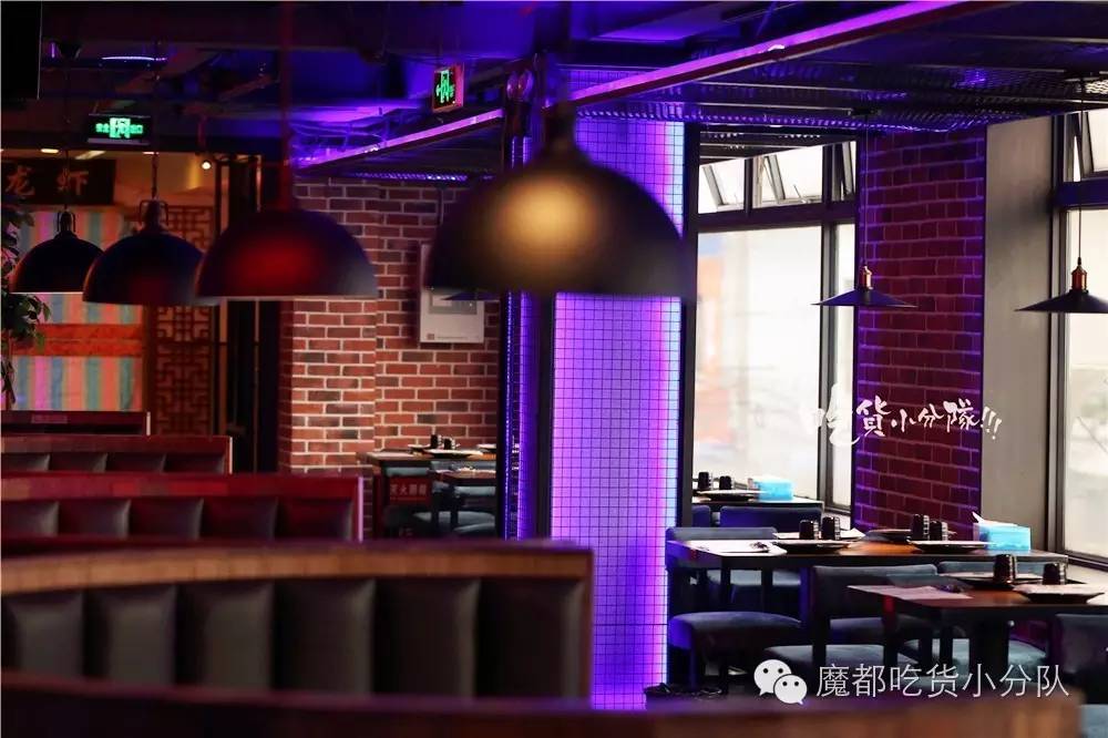 看到这家店的头牌，下意识就是举报！