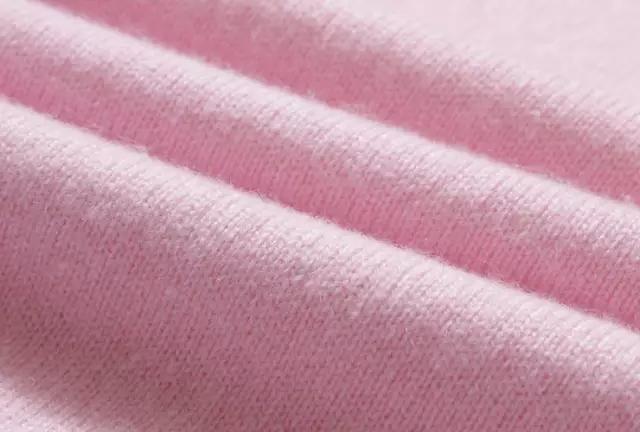 棉混纺布的面料会起球吗,纤维混纺面料容易起球吗