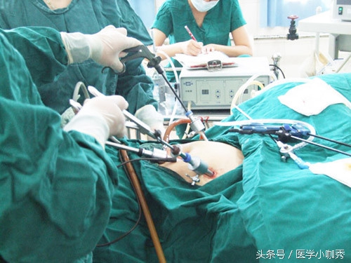 昨晚夜班，我亲眼见证了一个“凤凰婆婆”逼死年轻儿媳