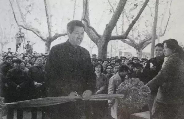 新华书店一代人的记忆,你记忆中的新华书店是怎么样的呢