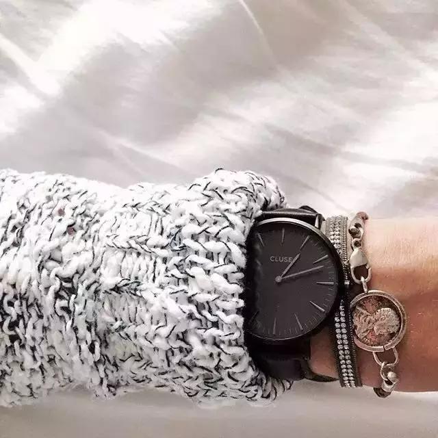 还在省吃俭用买DW手表？看完这篇不换的找我谈谈心!