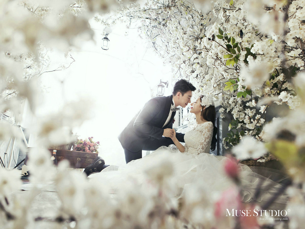 婚纱照外景拍照姿势大全,拍婚纱照外景怎么拍出高级感