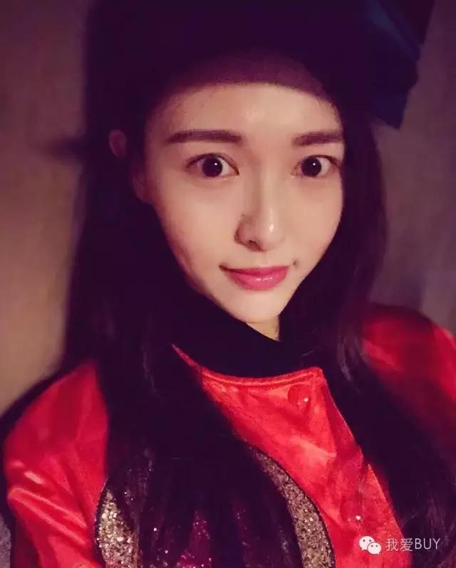 赵丽颖黑色包肩礼服,赵丽颖吊带露背黑色礼服