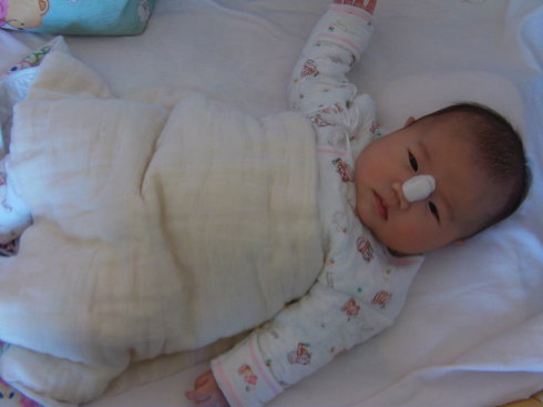 宝宝鼻子堵住了有什么妙招,宝宝鼻子全部堵住怎么办