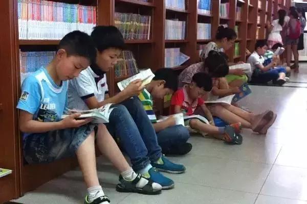 新华书店一代人的记忆,你记忆中的新华书店是怎么样的呢