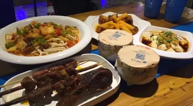 西安哪个饭店有40个人的桌子,西安餐厅桌子