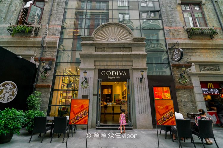 武汉的江汉路是中国最长的步行街,武汉最大最经典的步行街