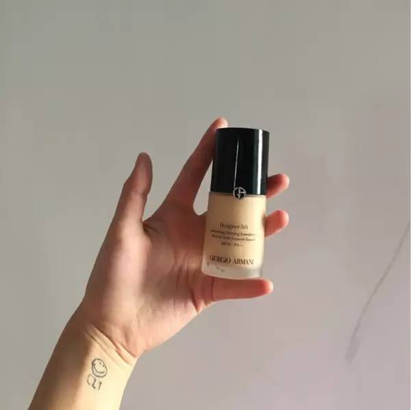 天惹噜姑娘们的混血妆已经登峰造极到这种地步了!