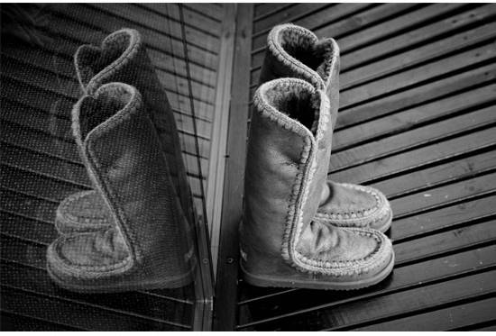 适合小个子冬天穿的雪地靴,腿短穿马丁靴还是雪地靴