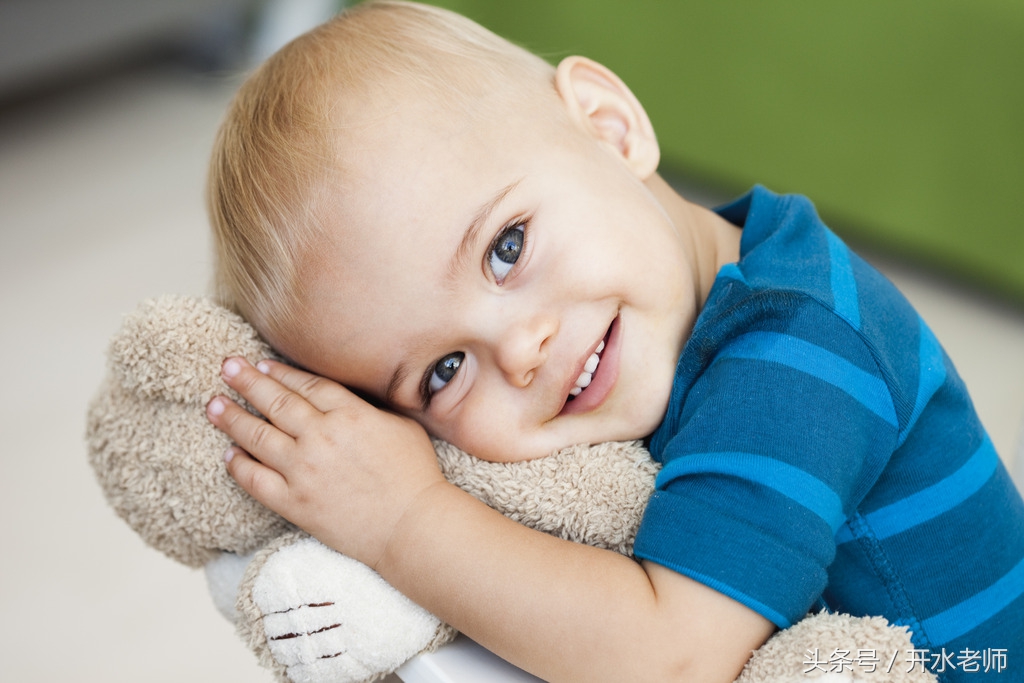 宝宝一直让抱着睡有什么办法,怎样让小孩不依赖大人