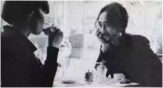 时日谈丨不仅仅是小红心川久保玲的解构主义风格探析