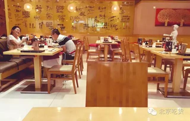 开豪车到处吃饭,开豪车苍蝇馆子