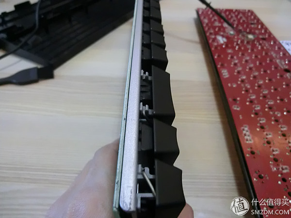 国产轴请继续努力!曜越TteSPORTS波塞冬ZRGB背光机械键盘评测