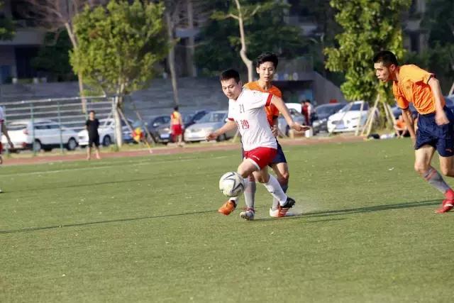 足球赛鸣哨开赛,第三届职工球赛