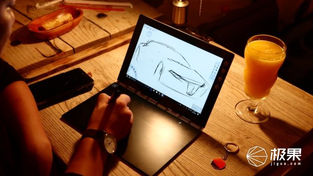 联想把30多年的笔记本键盘颠覆了,取消按键还能在上面画画