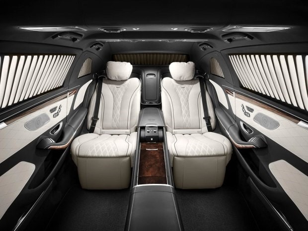 这台奔驰轿车要持A1驾照才能开，AK-47都射不穿