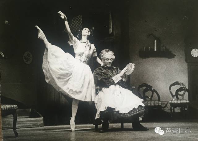 伊芙琳舞者图,伊芙琳跳舞