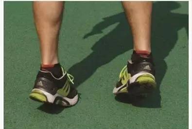 跑步脚踝扭伤怎么消肿化瘀,脚踝扭伤跑步技巧
