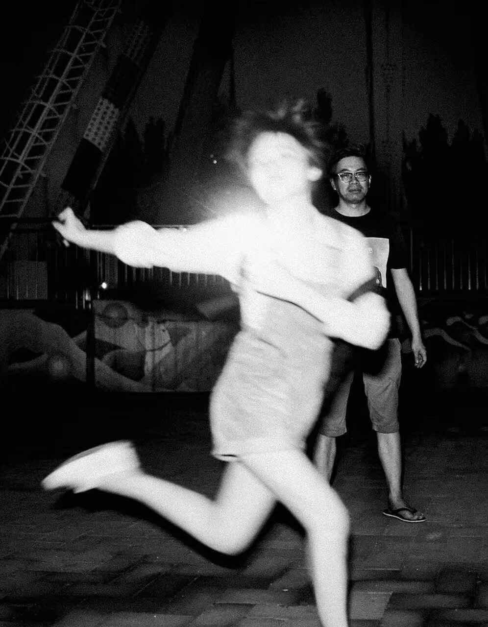 神思远丨少女有一些神性，不近人世肢体完美