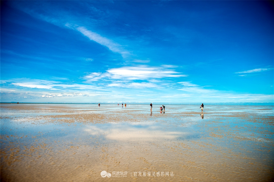 你所不知道的沙滩秘境—“天空之镜”