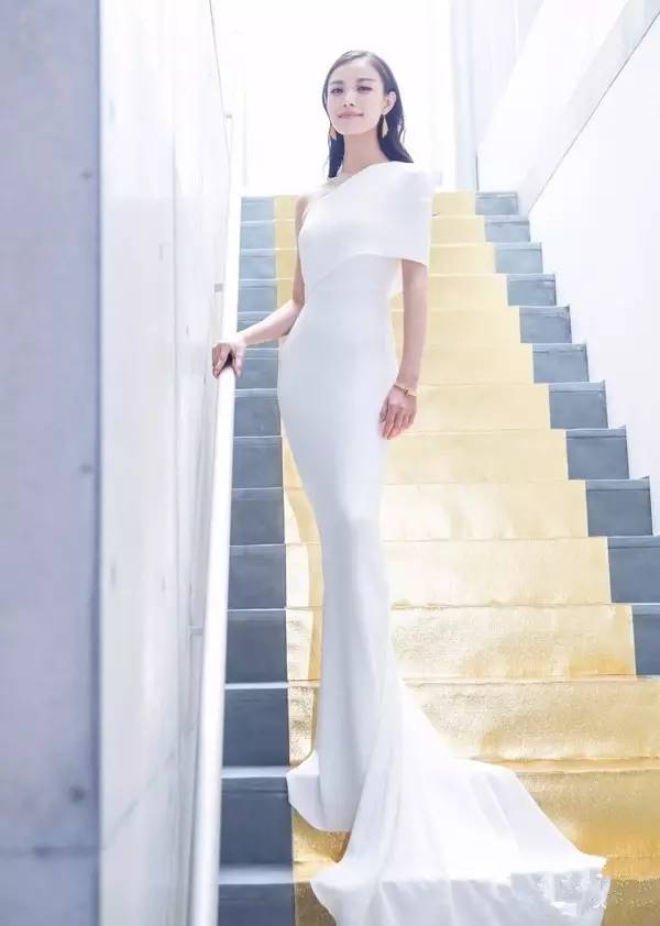 杨幂唐嫣对决,杨幂刘嘉玲撞衫