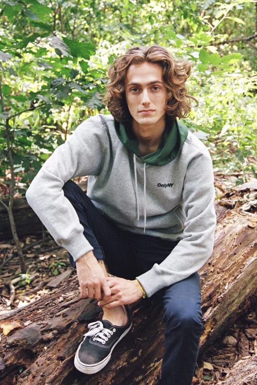 ONLYNY告诉你，不需要大印花等潮流元素，同样可以很潮。