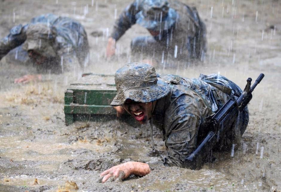 军人坚持坚守的句子,军人的坚守和舍弃
