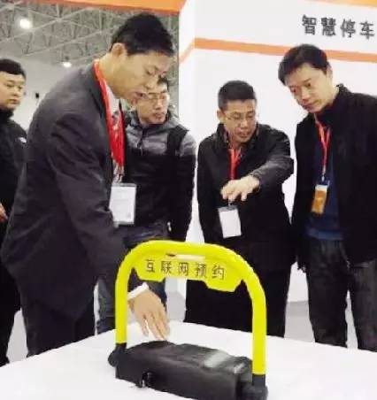 涓浗缁忔祹骞翠細2017,2015涓浗缁忔祹骞翠細