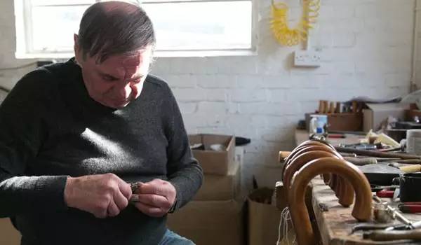 雨伞劳斯莱斯,雨伞中的劳斯莱斯是什么牌子