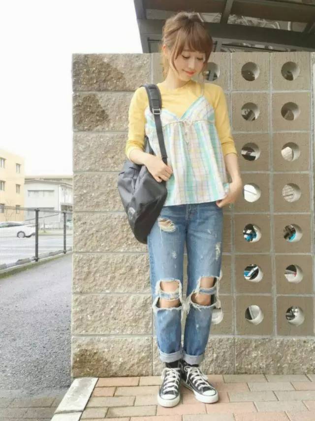 韩系休闲风简约好驾驭的早春穿搭,韩系风街拍穿搭