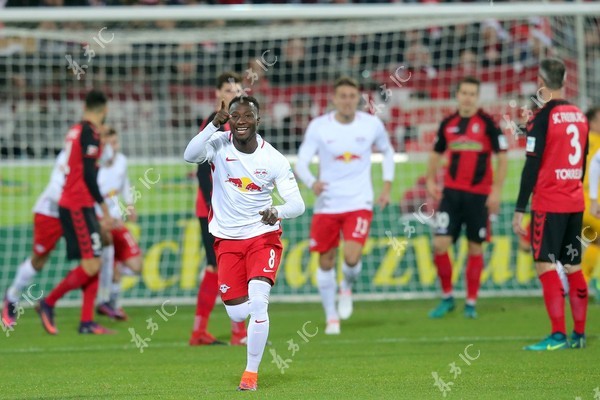 德甲第15轮沙尔克1-1战平弗赖堡,德国杯拜仁1-2遭弗赖堡绝杀出局