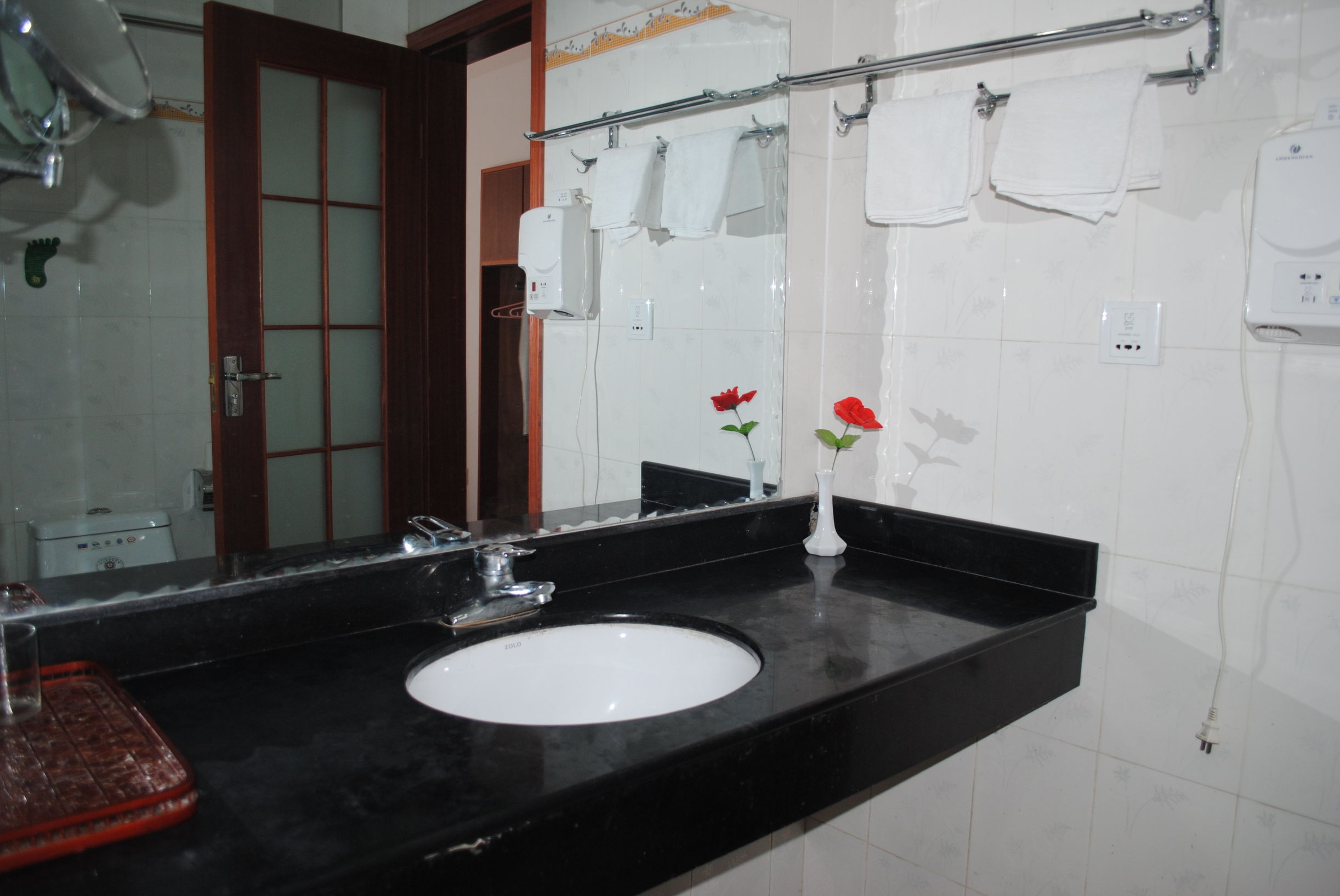 庐山风景区酒店攻略,去庐山西海住哪个酒店最舒服