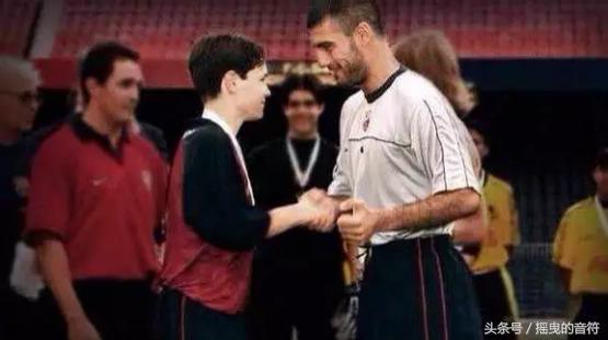 六分钟带你领略足球的魅力,关于足球的小故事简短