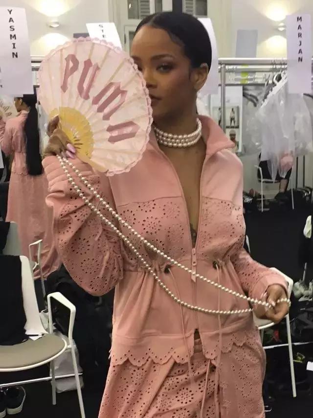 宋佳刘雯同款拖鞋,刘雯袁姗姗张雨绮