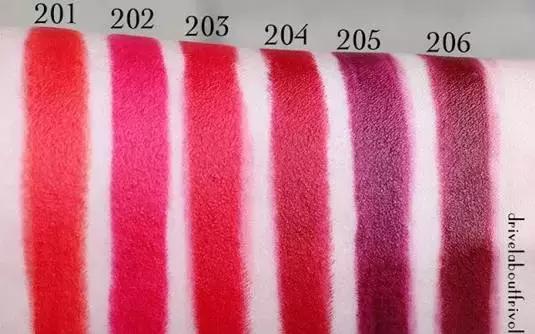 圣罗兰唇部打底 (圣罗兰唇部精华怎么样)