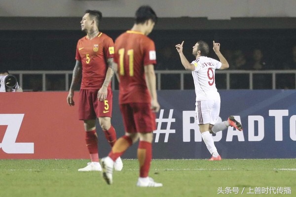 足球致敬过往拥抱未来,足球自信怎么锻炼出来的