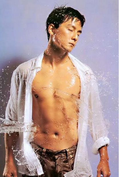 年轻的吴彦祖真的是惊为天人,46岁的吴彦祖现状