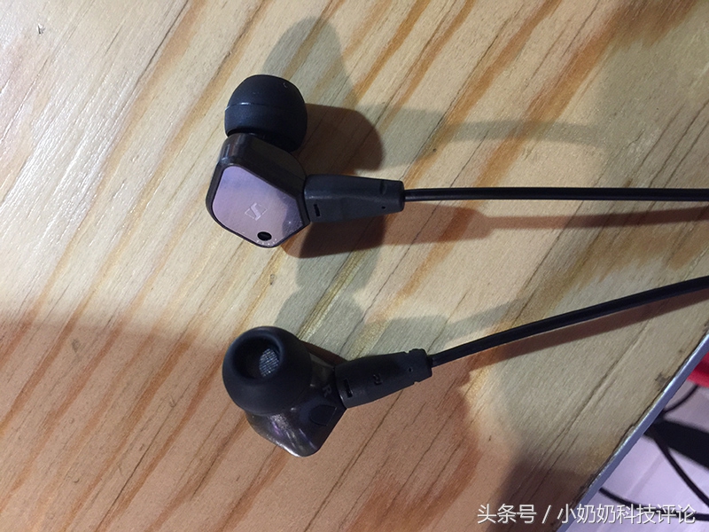 iphone7没有耳机插口吗,苹果7为什么没用耳机