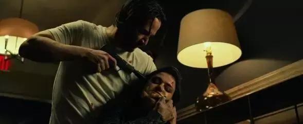 战术美学|《疾速追杀》的“枪械世界”