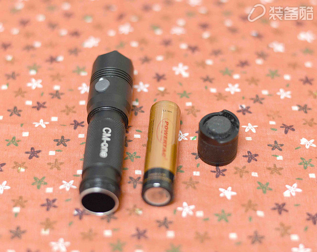 PowertacCM-one手电筒是装备中的酷