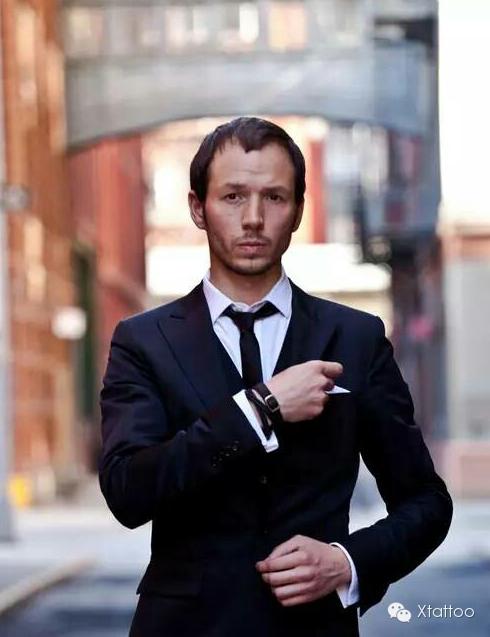 给前女友设计高跟鞋,丈夫为妻子设计高跟鞋