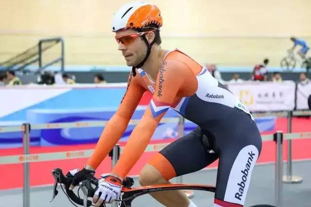 香港场地世界杯拾遗DIAO炸天连体骑行服巡礼