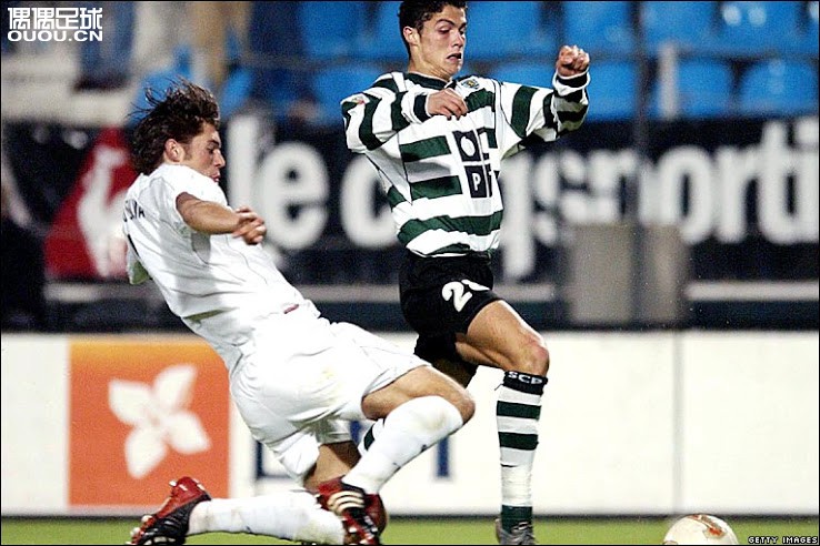 C罗、梅西、内马尔三位天王级球员绿茵首秀都穿什么？