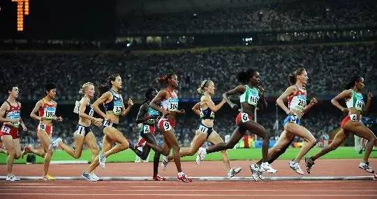 跑步经常膝关节痛?不妨试试从“髋”入手