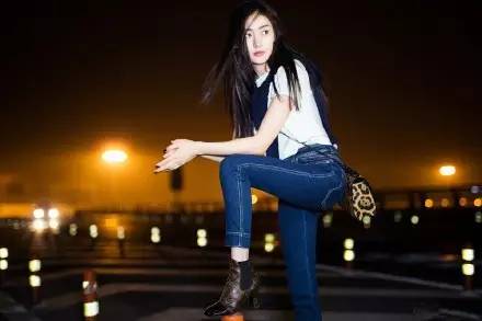 倪妮菱格棉服穿搭,杨幂倪妮新中式穿搭