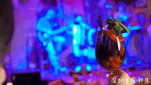 这家店,凭什么7点就能坐满,直到凌晨1点还有人舍不得走