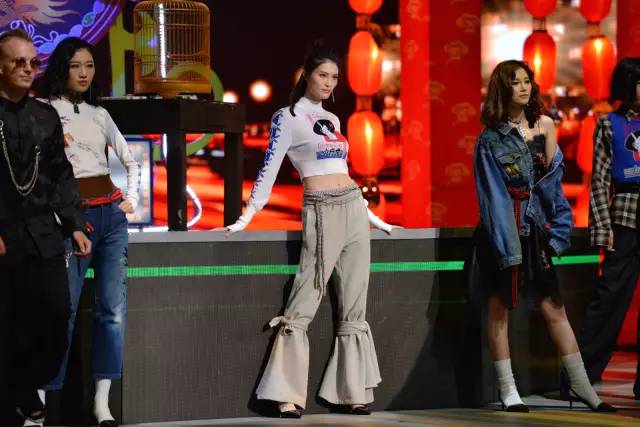 璺熺潃濂崇璺宠垶,鏋楀織鐜叉皯鍥介