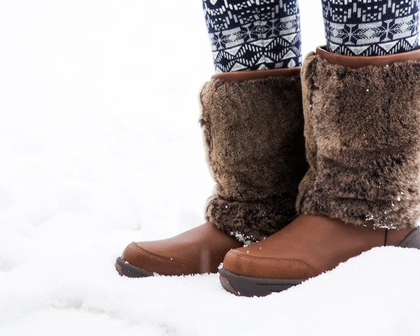 ugg下雪天穿着滑吗,ugg玩雪